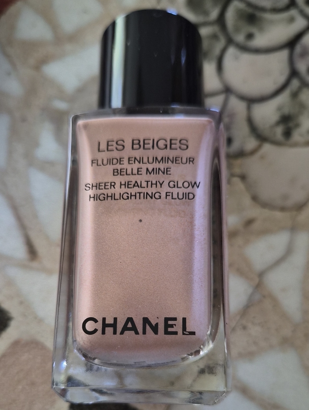 Chanel Les BEIGES Sheer Healthy Glow Highlighing Fluid.Sunkissed